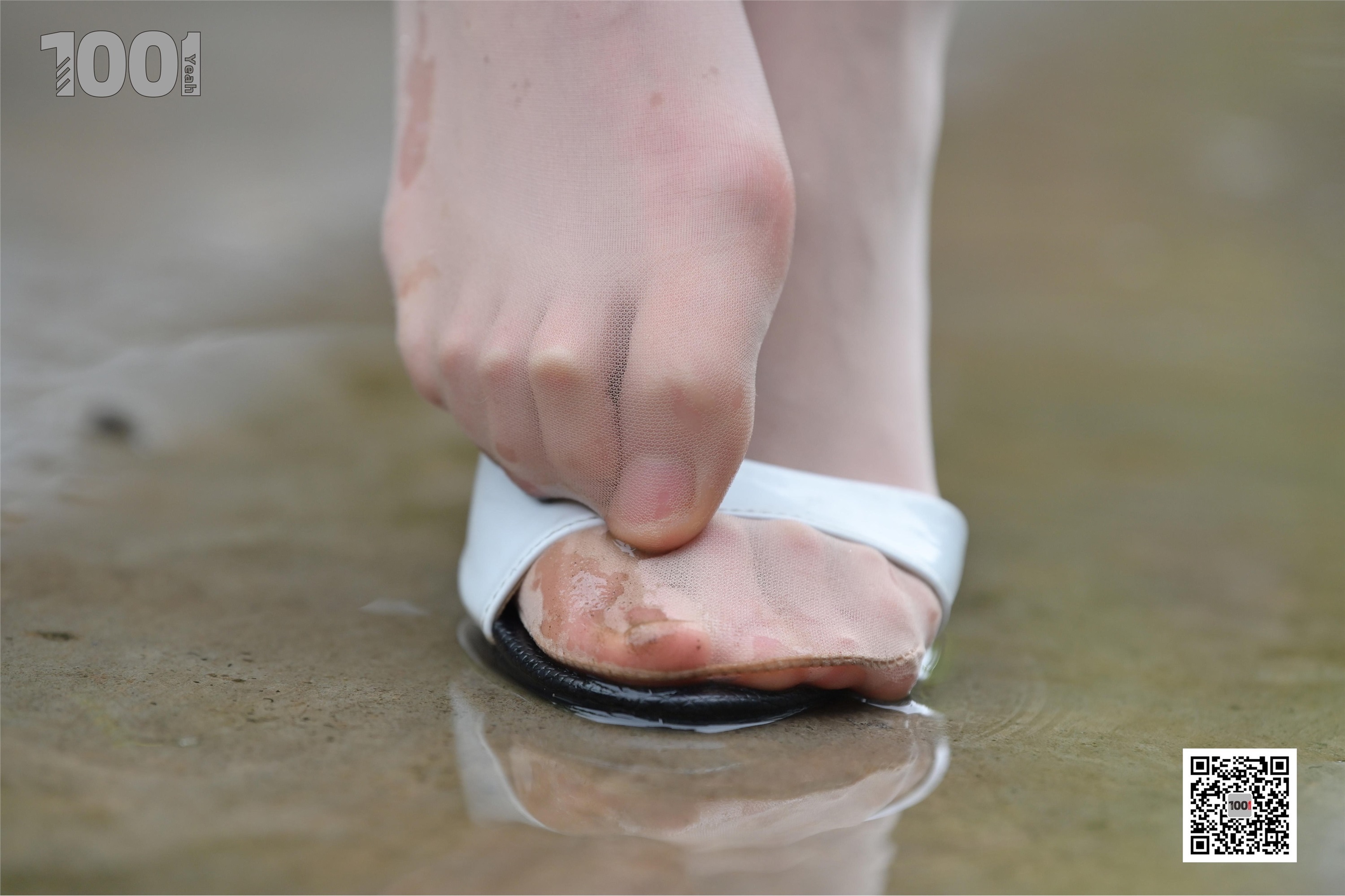 IESS异思趣向  一千零一夜《雨中漫步2》